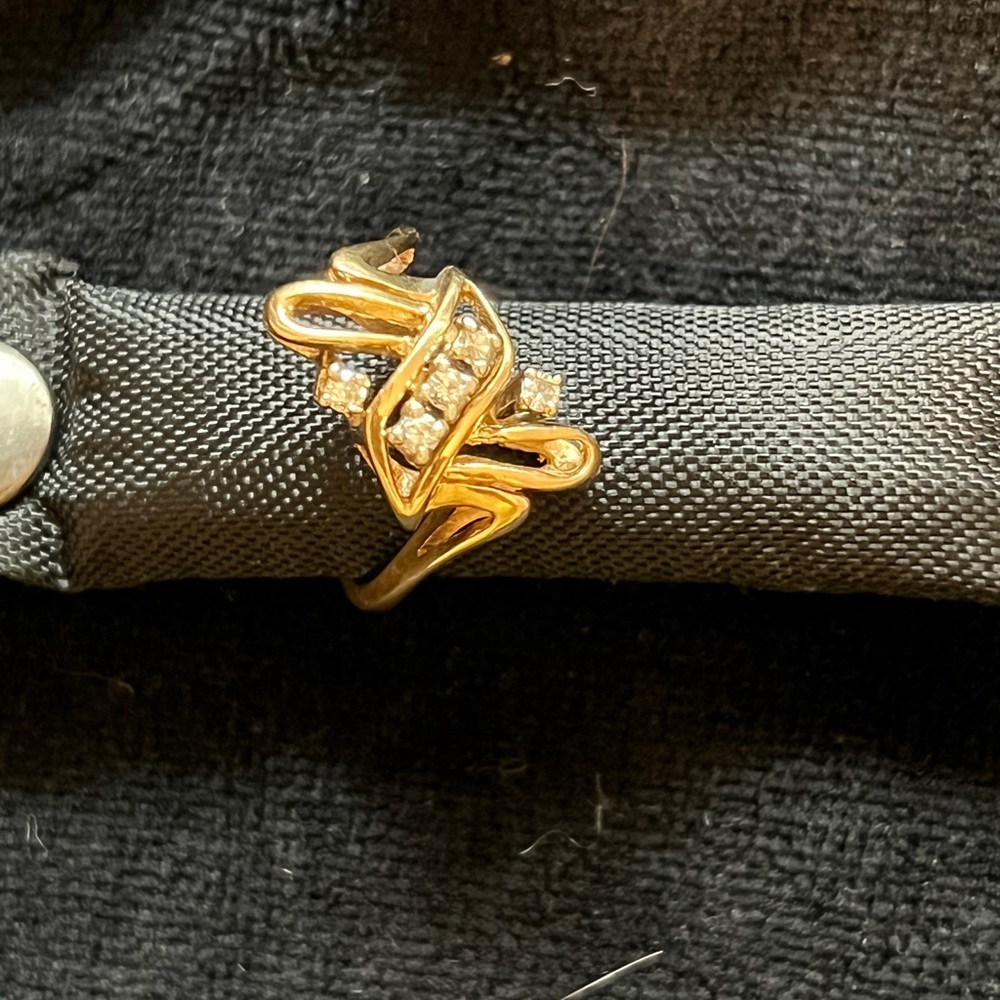 Genuine diamond and yellow gold, size 6 ring. 14k gold.